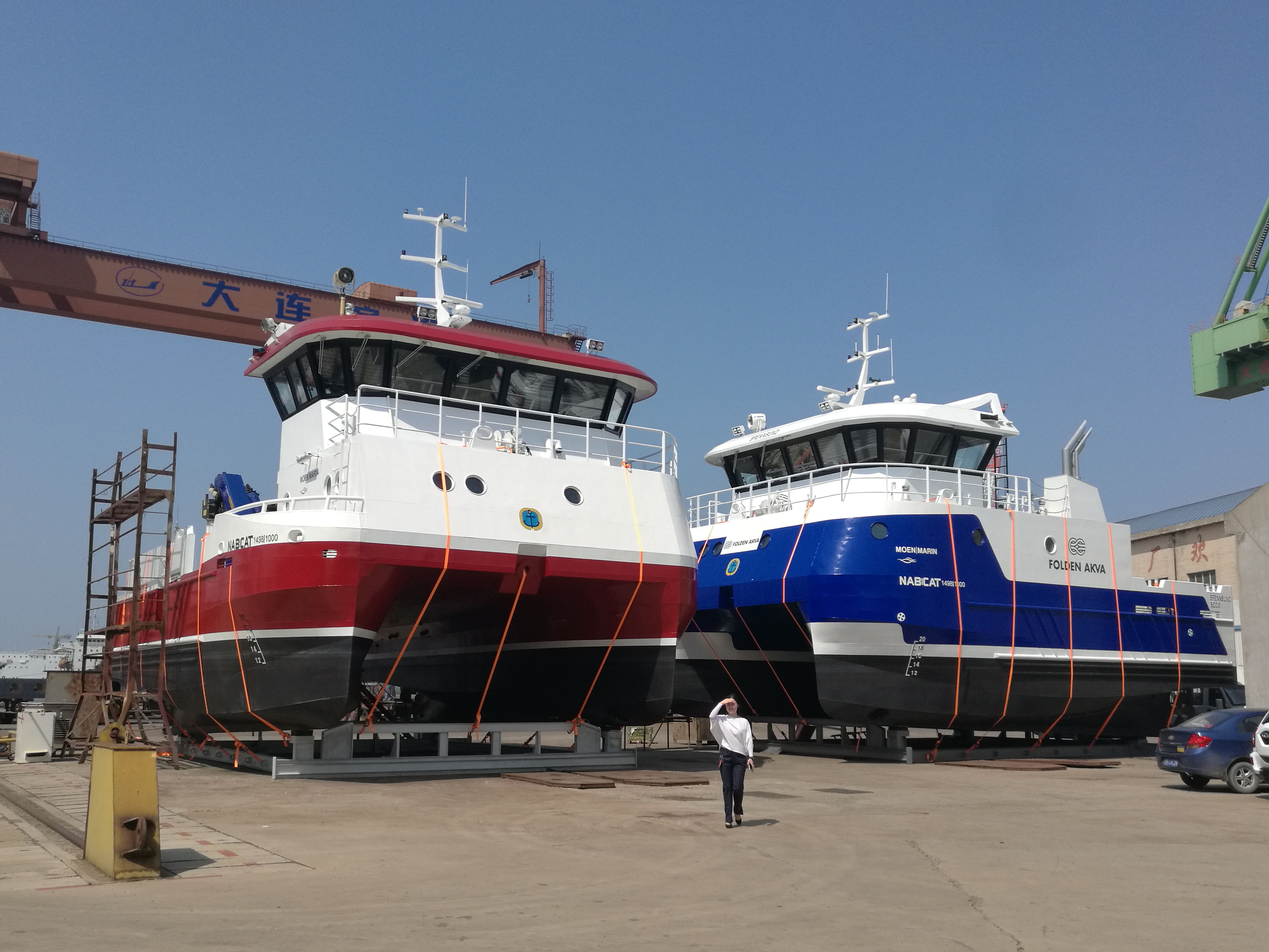 双体布缆钓鱼旅游船